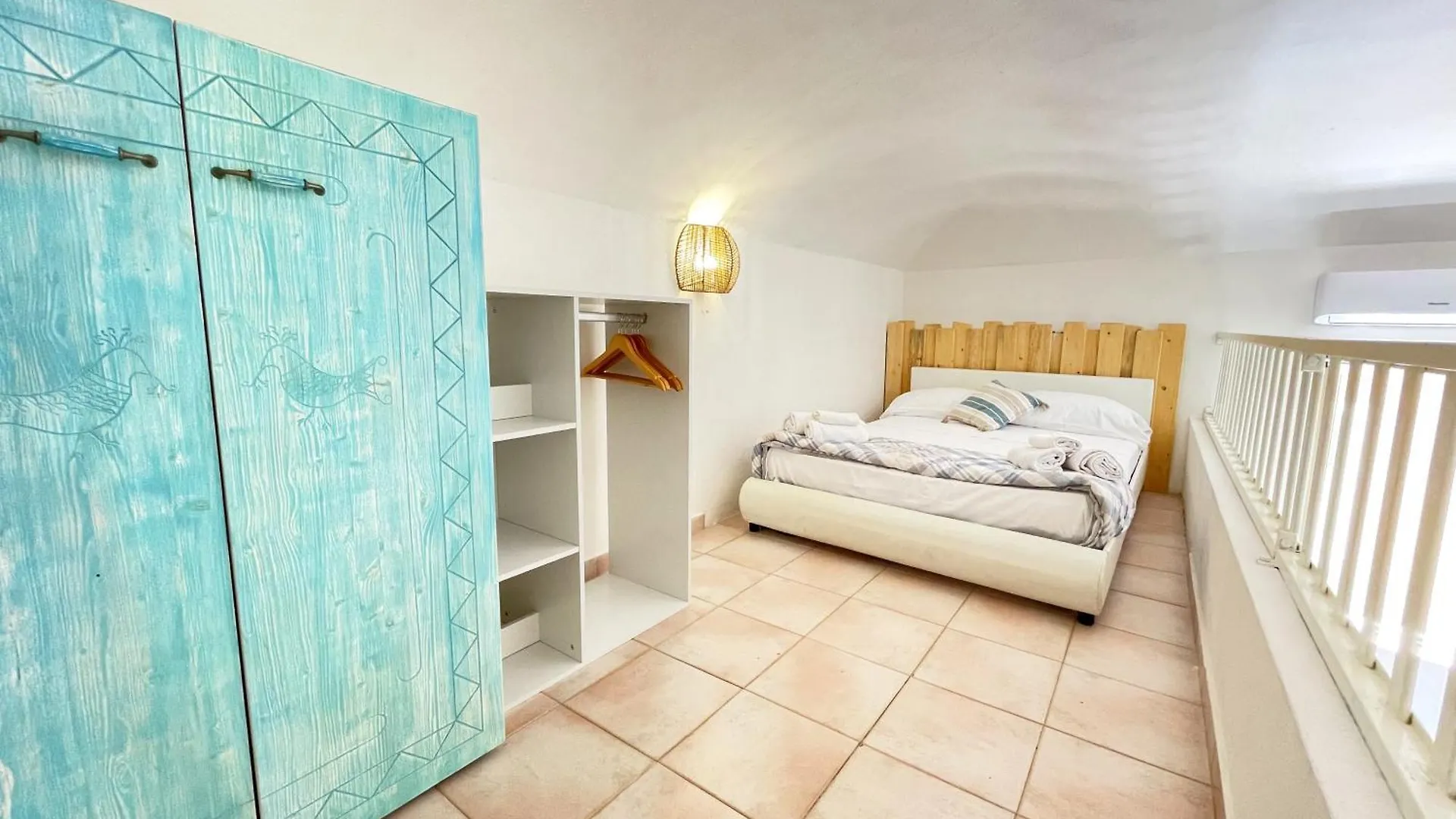 Confortevole Appartamento Nel Centro Storico La Maddalena  Italy