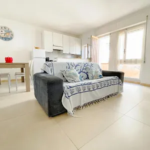 Appartamento Nuovo Ristrutturato In Corte Interna, La Maddalena (Sassari)